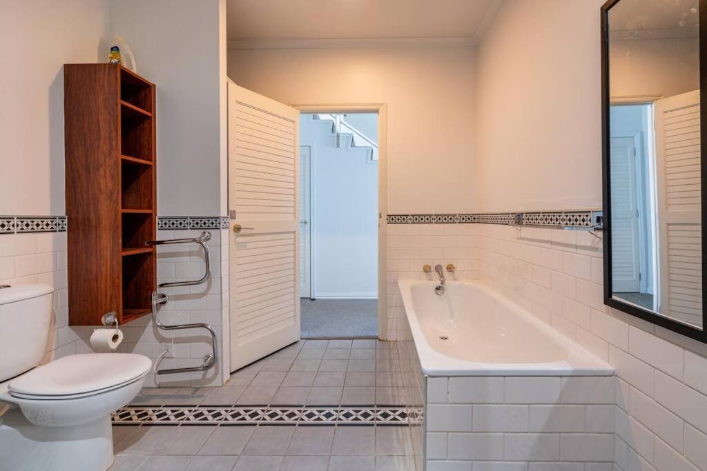 Spacious Penthouse With Spectacular Harbour Views! Auckland Exterior foto