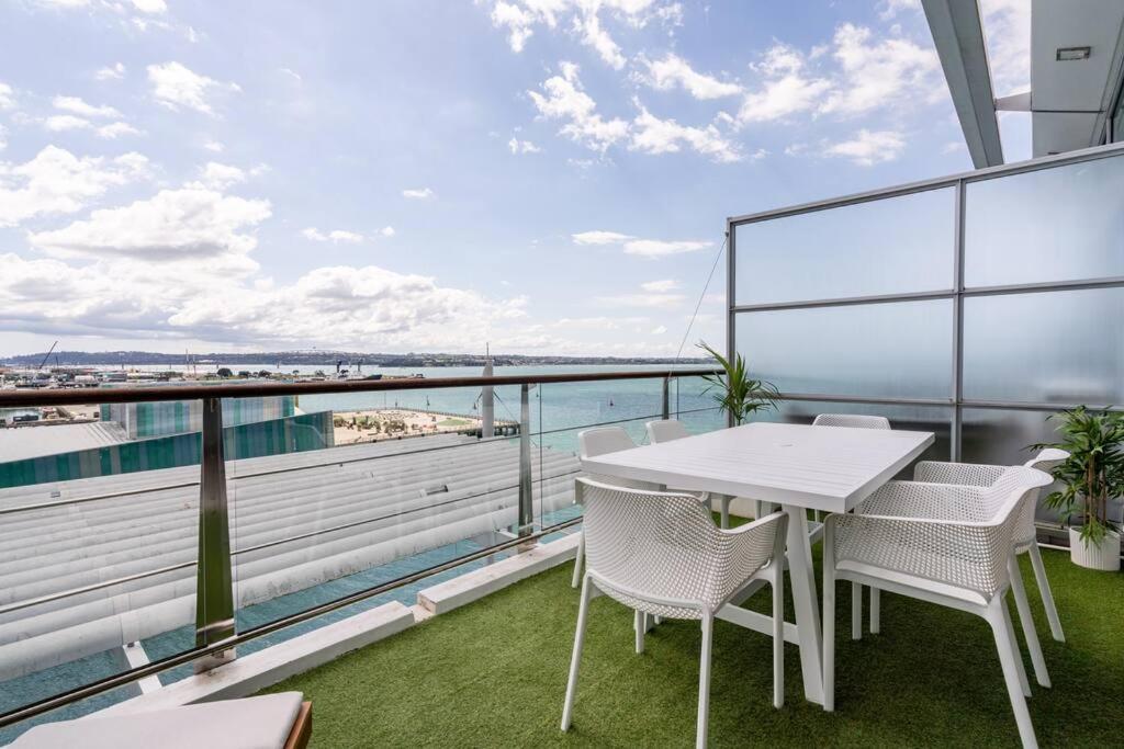 Spacious Penthouse With Spectacular Harbour Views! Auckland Exterior foto